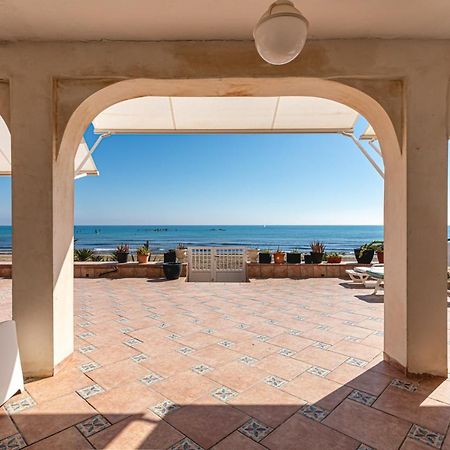 Beachfront Bliss: Apartamento A Pie De Playa アリカンテ エクステリア 写真