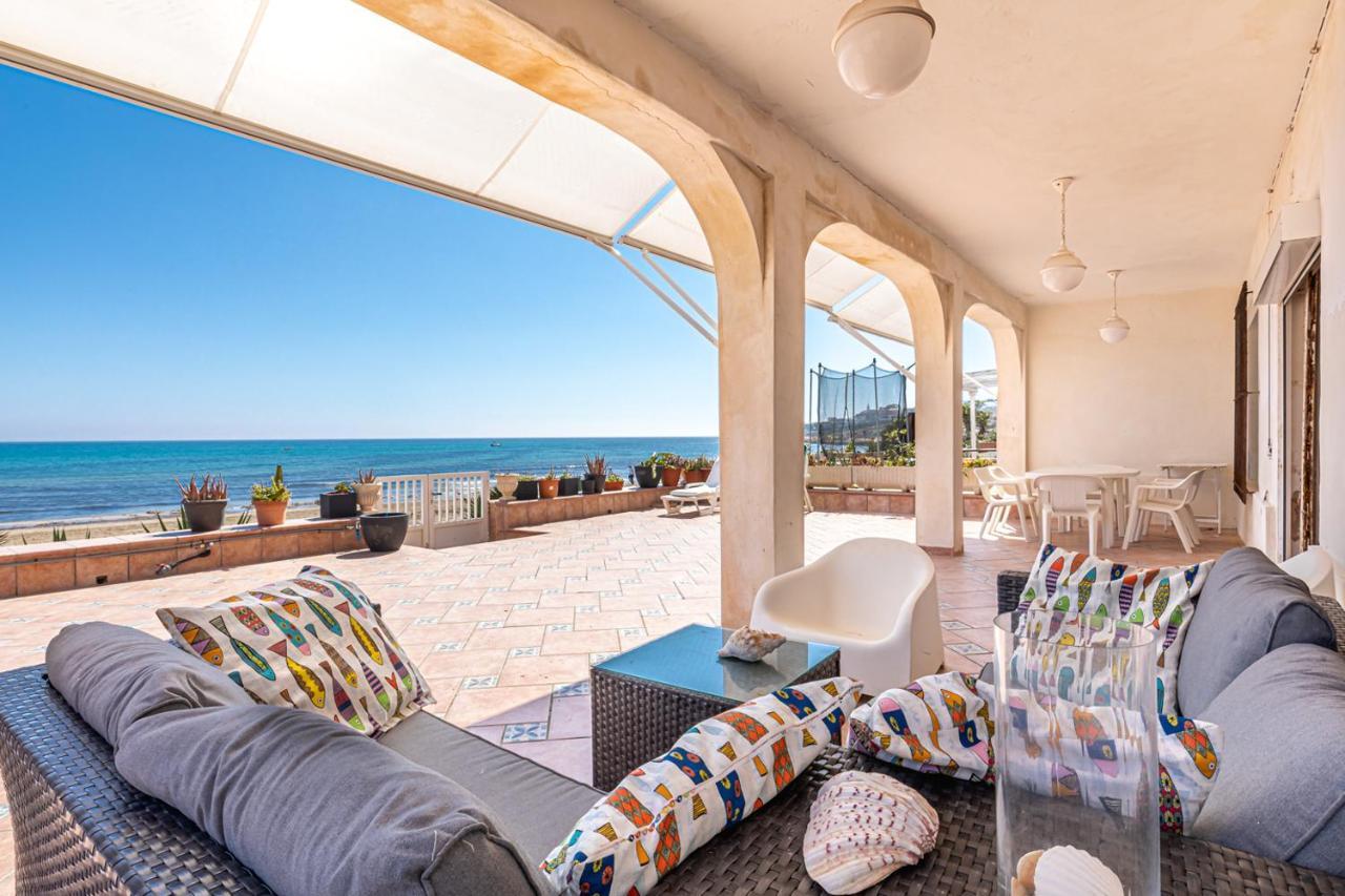 Beachfront Bliss: Apartamento A Pie De Playa アリカンテ エクステリア 写真