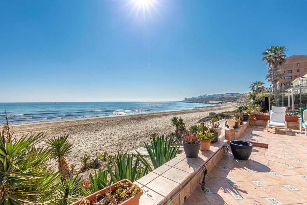 Beachfront Bliss: Apartamento A Pie De Playa アリカンテ エクステリア 写真
