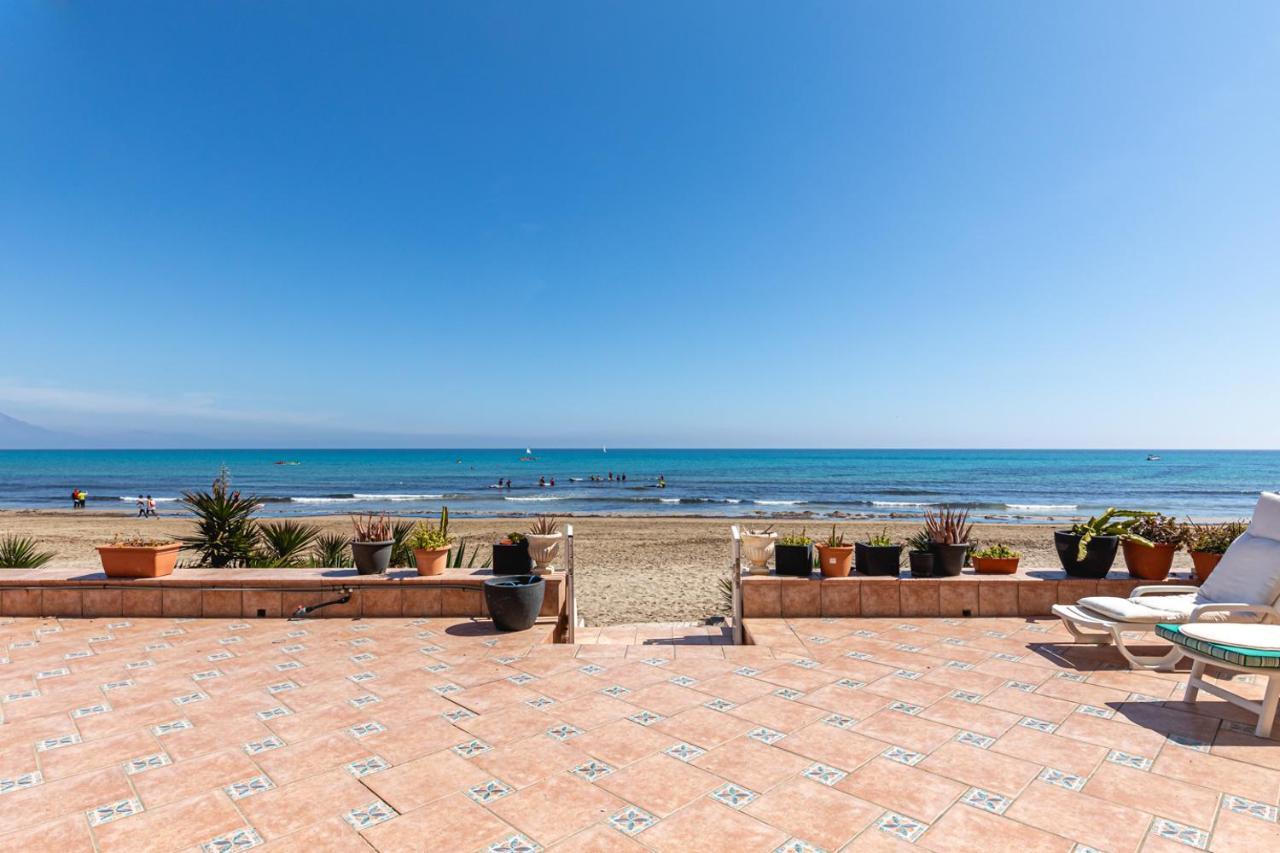 Beachfront Bliss: Apartamento A Pie De Playa アリカンテ エクステリア 写真