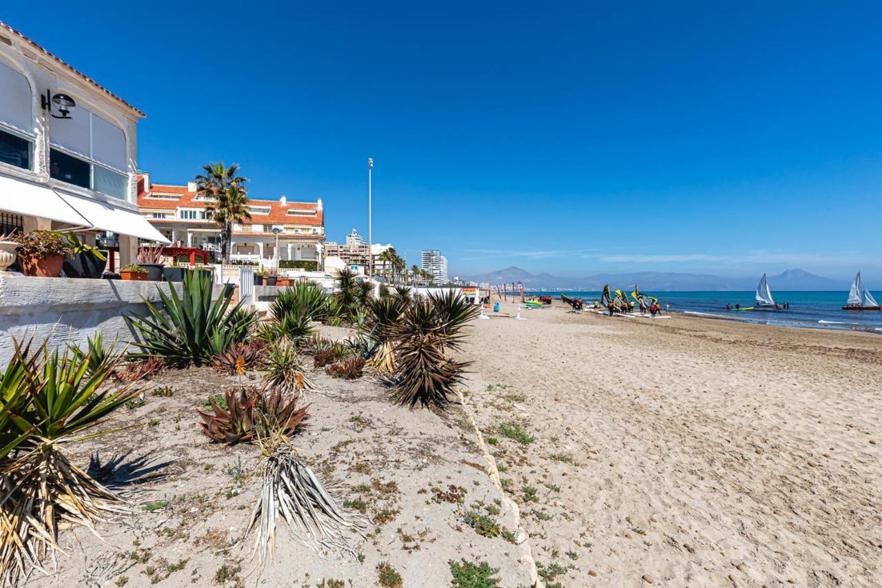 Beachfront Bliss: Apartamento A Pie De Playa アリカンテ エクステリア 写真
