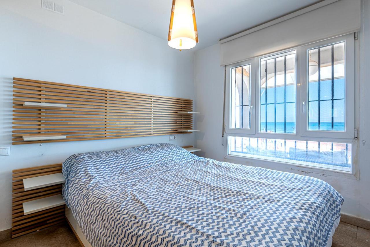 Beachfront Bliss: Apartamento A Pie De Playa アリカンテ エクステリア 写真