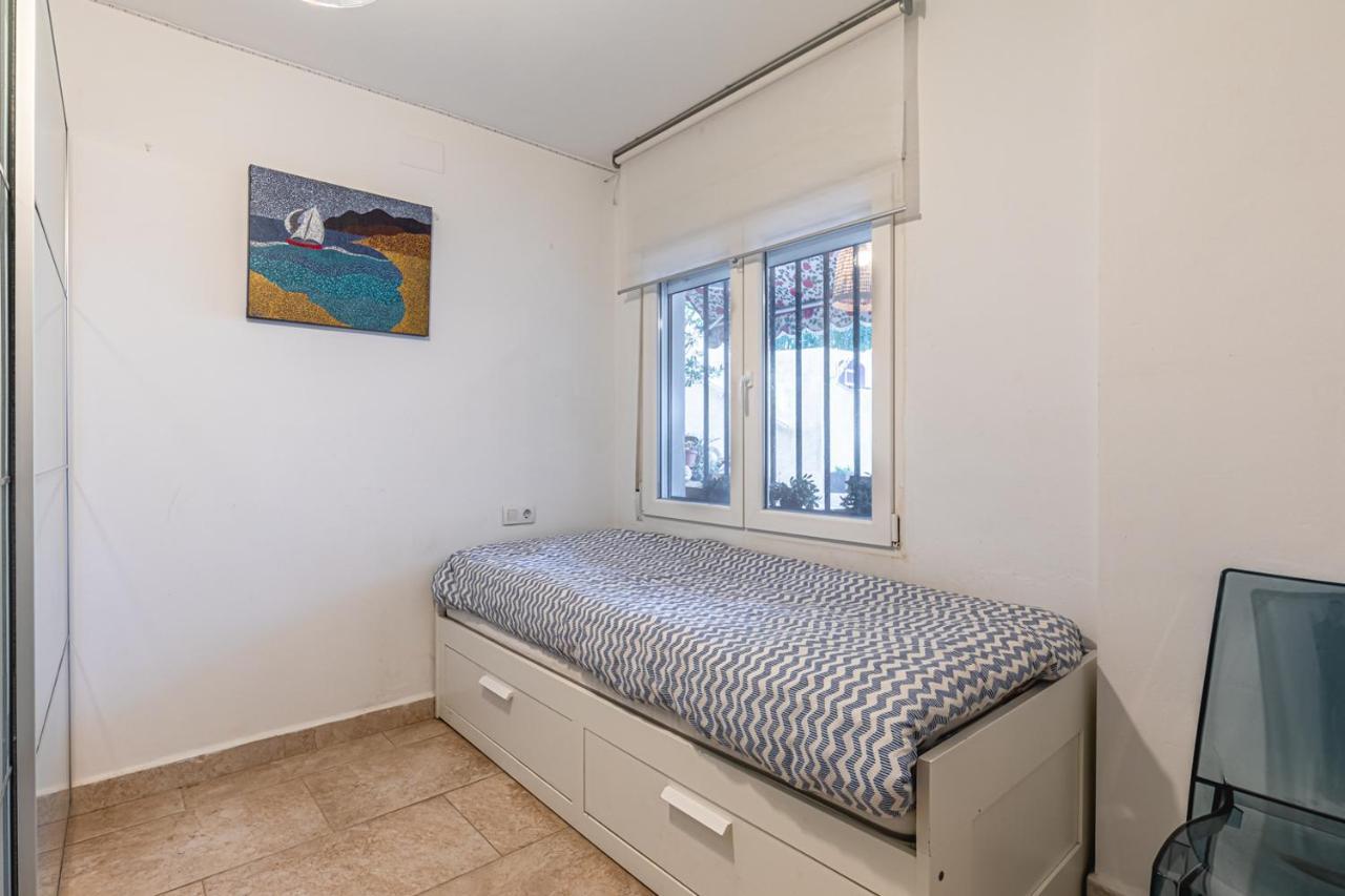Beachfront Bliss: Apartamento A Pie De Playa アリカンテ エクステリア 写真